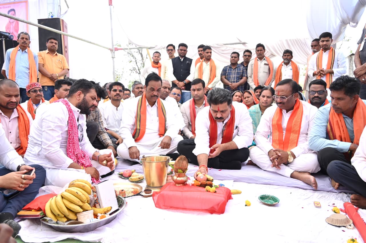 किसानों के विकास के लिए लगातार कार्य कर रही छत्तीसगढ़ सरकार : उपमुख्यमंत्री शर्मा