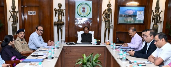 पश्चिम एशिया की परिस्थितियों पर मुख्यमंत्री की उच्चस्तरीय समीक्षा: वीडियो कॉन्फ्रेंसिंग के माध्यम से कमिश्नर, आईजी और कलेक्टरों को दिए निर्देश