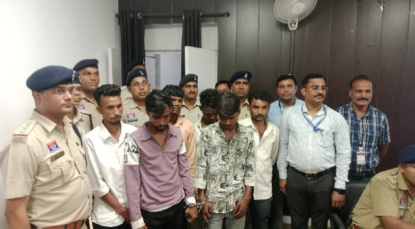 अंतर्राज्यीय चैन स्नैचिंग एवं लूट गिरोह का पर्दाफाश, महिलाओं को निशाना बनाने वाले गिरोह के 6 आरोपी गिरफ्तार