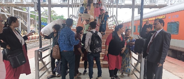 भाटापारा स्टेशन पर किलाबंदी टिकट चेकिंग, 212 मामलों से 1,53,765 रुपए राजस्व प्राप्त