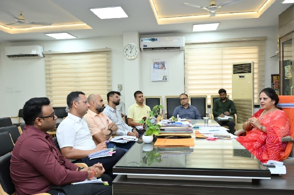 कालोनी पूर्णता प्रमाण पत्र के लिए घुमाये नही…नियमानुसार निर्माण है तो प्रमाण पत्र दें : महापौर चौबे