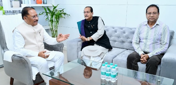 सीएम साय से झारखंड के वित्त मंत्री राधाकृष्ण किशोर ने की भेंट, सीमावर्ती क्षेत्रों के विकास और जनकल्याण के साझा प्रयासों को और सशक्त बनाने पर दिया गया जोर