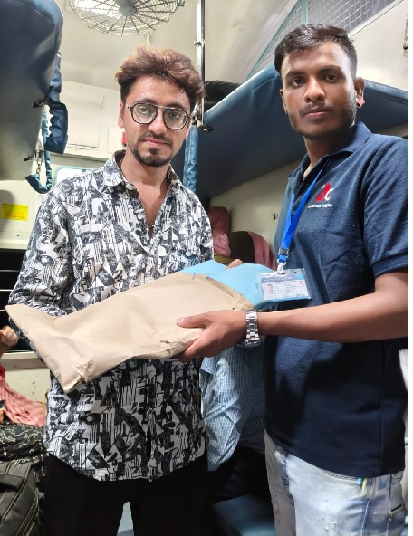 ट्रेन के स्लीपर बोगी के यात्रियों के लिए बेड रोल की सुविधा, जानें कितने में मिलेगा