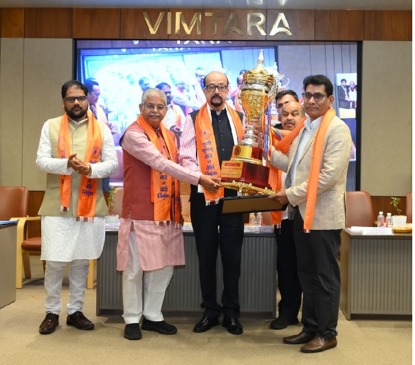 पीएसवाय राष्ट्रीय उत्कृष्टता सम्मान समारोह में मेधावी विद्यार्थियों का सम्मान
