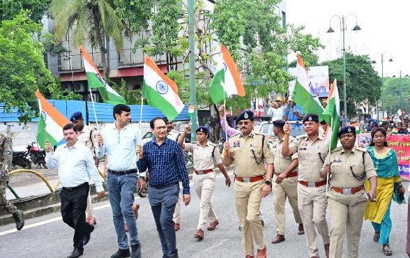 भव्य तिरंगा यात्रा : देशभक्ति के रंग में रंगा बिलासपुर, गूंजे राष्ट्रभक्ति के जयघोष