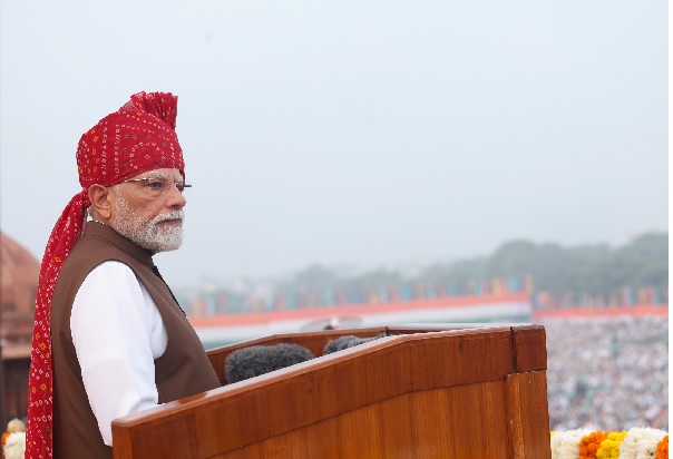 PM ने एक वर्ष में 1 करोड़ युवाओं को एआई कौशल प्रशिक्षण प्रदान करने की घोषणा की
