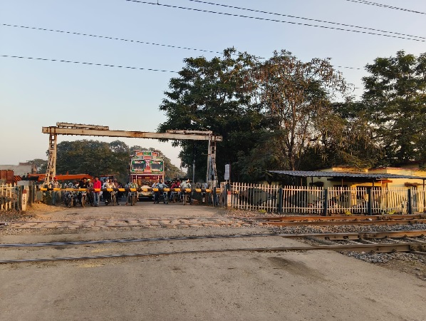 भाटापारा–हथबंद रेलवे फाटक अस्थायी रूप से रहेगा बंद
