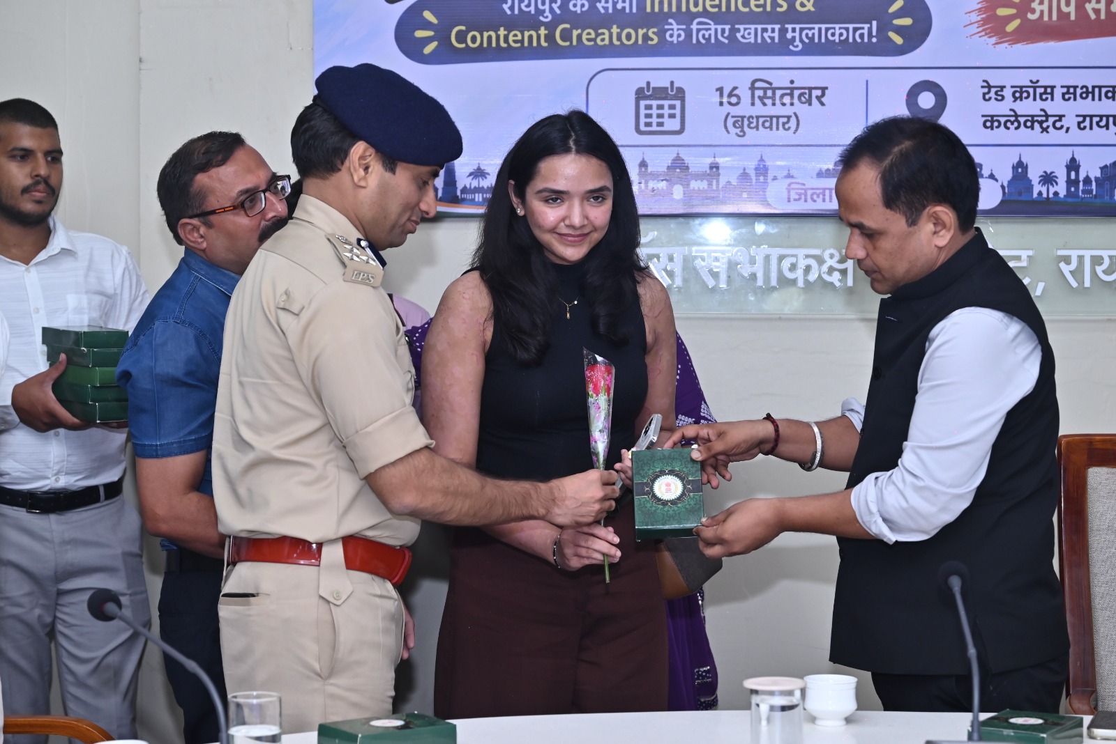 लंच विद क्रिएटर्स : कलेक्टर और वरिष्ठ अधिकारियों ने इन्फ्लुएंसर के साथ किया संवाद