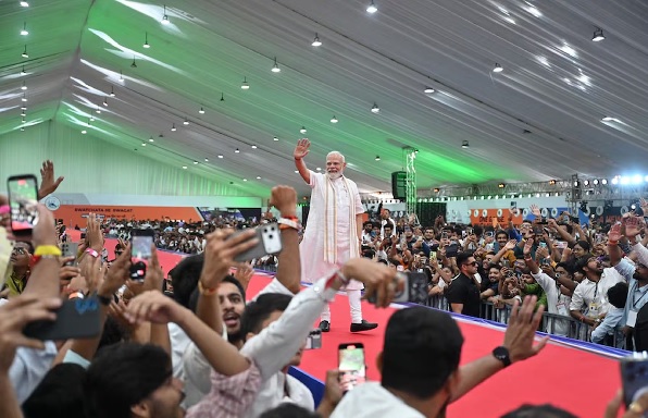 चिप्स से लेकर जहाजों तक, भारत अब विनिर्माण क्षेत्र के नए भविष्य का निर्माण कर रहा है: PM