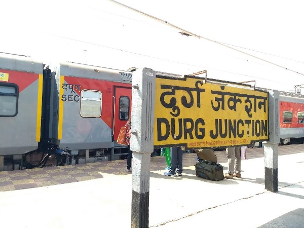 दुर्ग रेलवे स्टेशन का बदलेगा स्वाद, जल्द शुरू होगी प्रीमियम ब्रांड कैटरिंग