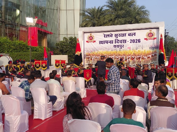 रायपुर के प्रमुख स्थलों पर ब्रास एवं पाइप बैंड की विशेष संगीतमय प्रस्तुती